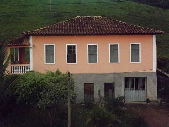 LAMIM-MG-CASA DE FAZENHDA NA ENTRADA DA CIDADE-FOTO:PATRCIO CARNEIRO - LAMIM - MG