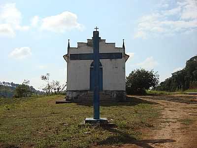 A CRUZ NA ESTRADA POR PADUAMESMO - LAMOUNIER - MG