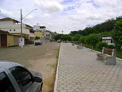 AV. SERAFIM MACHADO NAYA FOTO LUS CARNEIRO - LARANJAL - MG