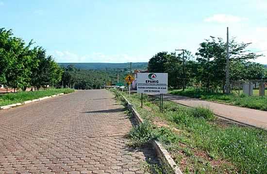 AVENIDA EM LEME DO PRADO-FOTO:HJOBRASIL - LEME DO PRADO - MG