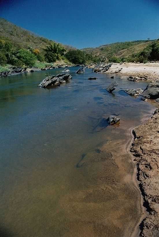 RIO ARAUA EM LEME DO PRADO-MG-FOTO:TIAGO CASARIM PESSAL - LEME DO PRADO - MG