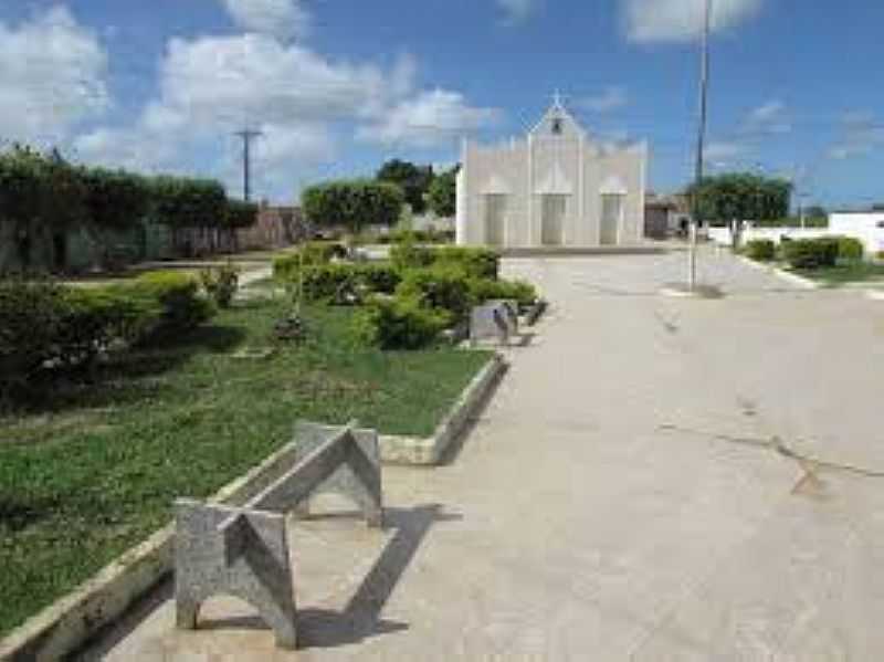 ADUSTINA-BA-PRIMEIRA IGREJA DA CIDADE-FOTO:WWW.ADUSTINAADSA.COM  - ADUSTINA - BA