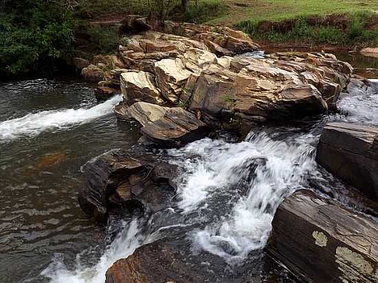 LUMINRIAS-MG-CACHOEIRA-FOTO:ROGRIO SANTOS PEREIRA  - LUMINRIAS - MG