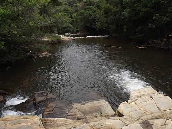 LUMINRIAS-MG-CACHOEIRA-FOTO:ROGRIO SANTOS PEREIRA  - LUMINRIAS - MG