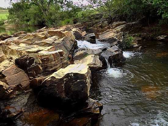 LUMINRIAS-MG-CACHOEIRA-FOTO:ROGRIO SANTOS PEREIRA - LUMINRIAS - MG