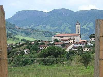 IGREJA DA CANDELRIA-FOTO:HOSKOVISK  - LUMINOSA - MG