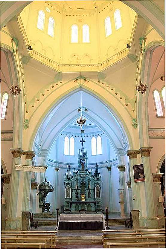 ALTAR DA IGREJA DE N.SRA.DA LUZ EM LUZ-MG-FOTO:GILSON DE SOUZA - LUZ - MG