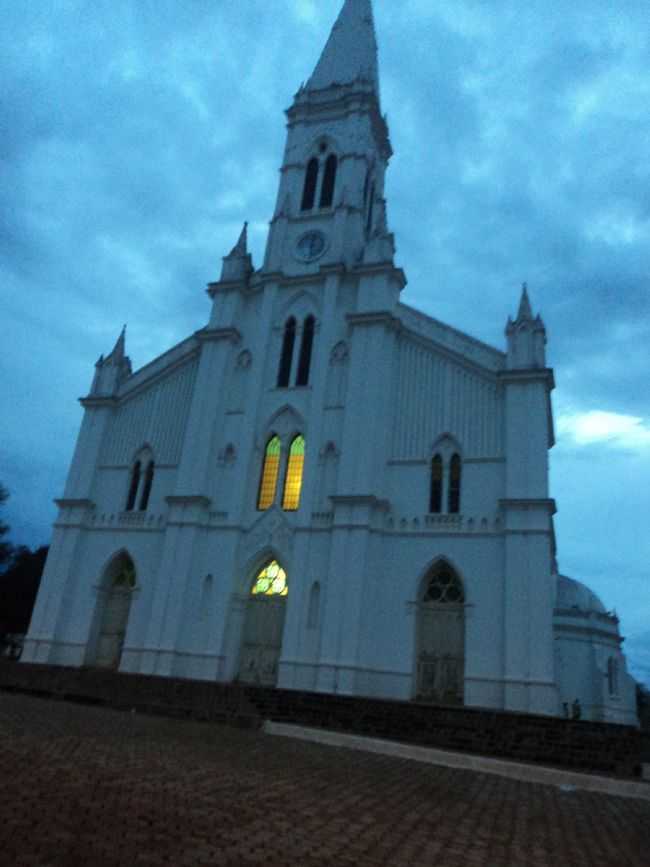 CATEDRAL DE LUZ.MG, POR ELIANE DE FTIMA - LUZ - MG