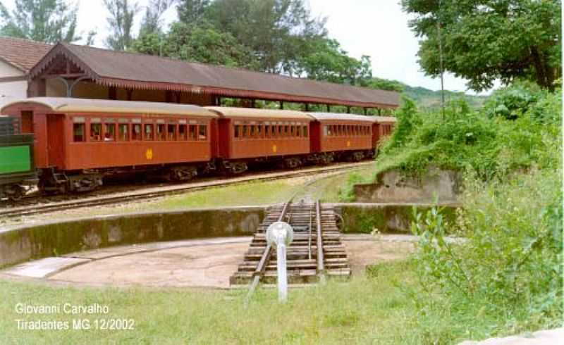 MACAIA-MG-ANTIGA ESTAO FERROVIRIA QUE FOI SUBMERSA PELA REPRESA-FOTO:ESTAES FERROVIRIAS - MACAIA - MG