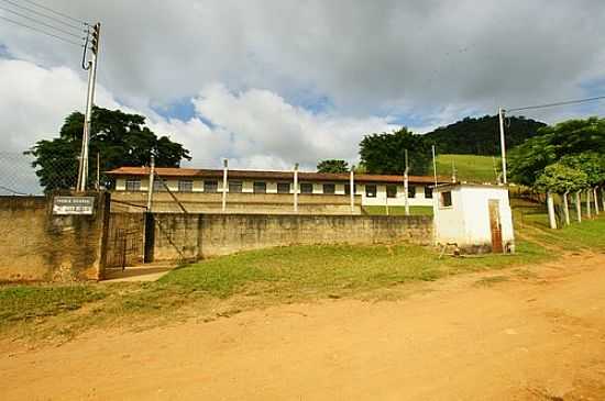 ESCOLA ESTADUAL CAP.ROBERTO JOS FERREIRA-FOTO:SGTRANGEL - MACUCO - MG