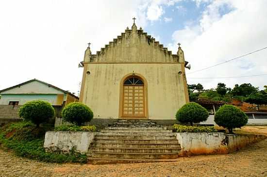 IGREJA DA SANTSSIMA TRINDADE-FOTO:SGTRANGEL - MACUCO - MG