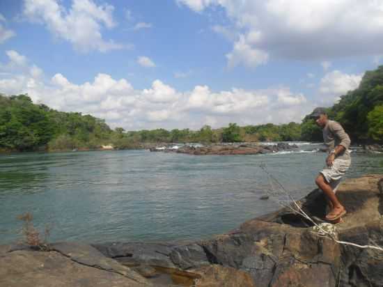 RIO EM MACUCO DE MINAS, POR MARCOS SANTOS - MACUCO DE MINAS - MG