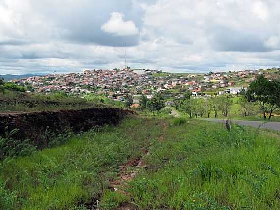 MADRE DE DEUS DE MINAS-CHEGANDO NA CIDADE-FOTO:JOO BC REIS - MADRE DE DEUS DE MINAS - MG