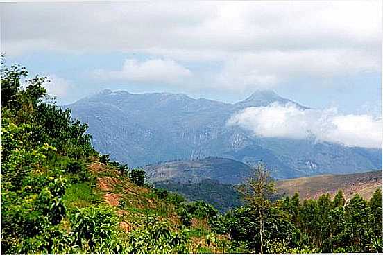 VISTA PARCIAL DA SERRA DO CAPARA E AO FUNDO PICO DA BANDEIRA-FOTO:SGTRANGEL - MANHUMIRIM - MG