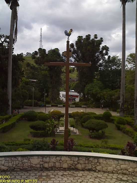 MAR DE ESPANHA-MG-CRUZEIRO NO JARDIM CENTRAL DO PARQUE DR.JOS FRANCISCO SCHETTINO-FOTO:RAYMUNDO P NETTO - MAR DE ESPANHA - MG