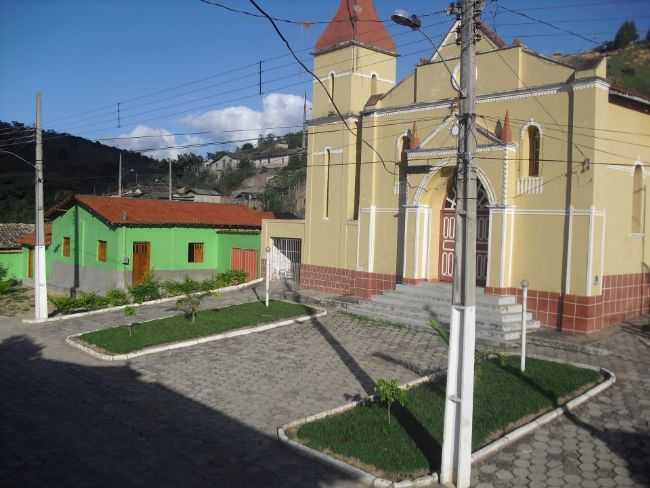 IGREJA CATLICA, POR GUILHERME GOMES BARBOSA - MARAMBAINHA - MG