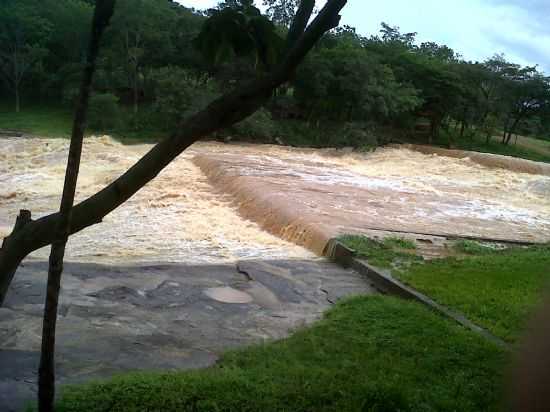 LAGE, POR PRISCILA RAFAELA - MARAVILHAS - MG