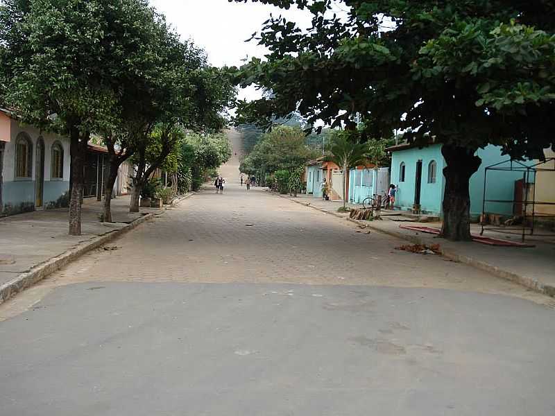 MARILAC-MG-RUA DA CIDADE-FOTO:IZAIDES  - MARILAC - MG