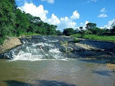 CACHOEIRA-FOTO:BHLINCOLN  - MARTINS GUIMARES - MG