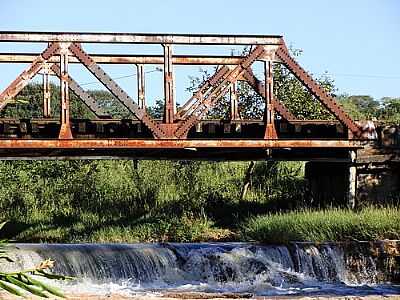 PONTE DE FERRO-FOTO:BRUNOFURTADO  - MARTINS GUIMARES - MG