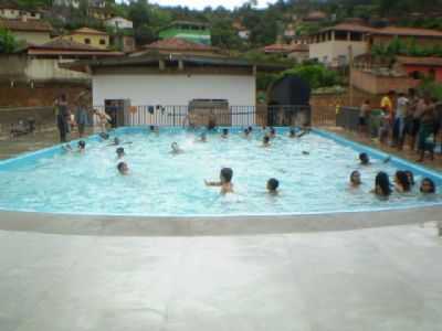 PISCINA  -  POR JULIANO - MATERLNDIA - MG