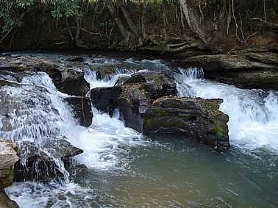 CACHOEIRA DO MIGUEL POR NAMITALA - MEDEIROS - MG