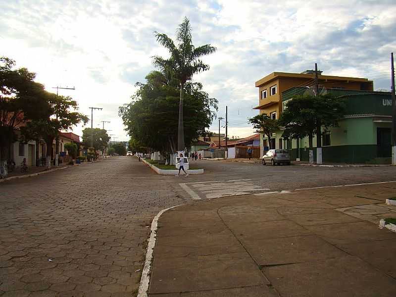 MEDEIROS-MG-AVENIDAS CENTRAIS-FOTO:JAIRO NUNES FERREIRA - MEDEIROS - MG