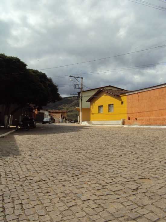 RUA OLEGRIO MACIEL, POR DARLAN M CUNHA - MEDINA - MG