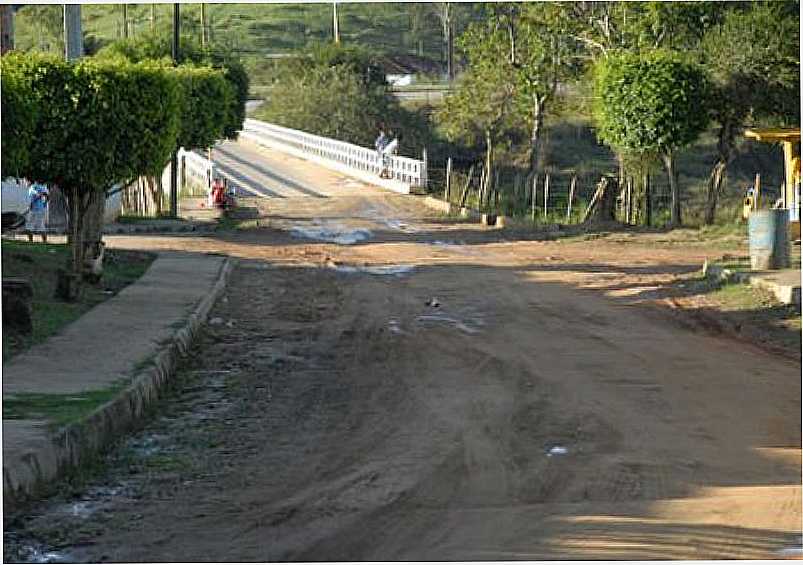 AIQUARA-BA-PONTE QUE LIGA A CIDADE  BR-330-FOTO:WWW.ITAGIEMFOCO.COM.BR - AIQUARA - BA