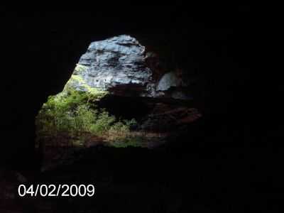 A CACHOERA USINA VELHA E CONHECIDA TAMBEM COMO PERUAOSINHO PELAS QUANTIDADE DE GRUTAS QUE TEM, POR NATHNAEL MENDES - MIRABELA - MG