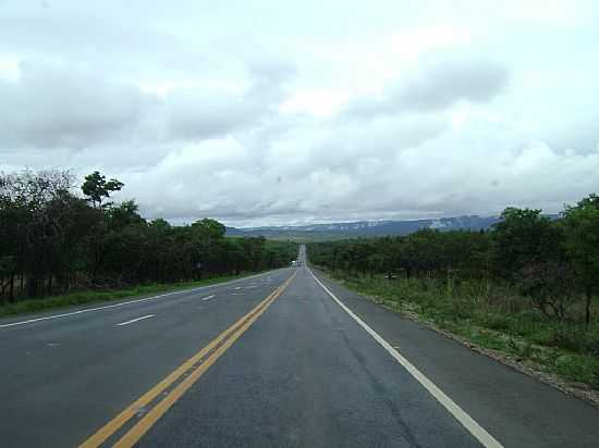 MIRABELA-MG-CHEGANDO NA CIDADE-FOTO:GLUCIO ALMEIDA - MIRABELA - MG