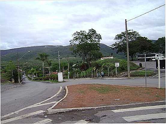 MIRABELA-MG-TREVO DE ACESSO-FOTO:GLUCIO ALMEIDA - MIRABELA - MG