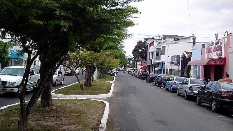 ALAGOINHAS-BA-RUA JOS BONIFCIO-FOTO:ANDRE L. S. LACERDA - ALAGOINHAS - BA