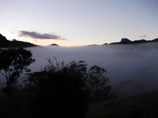  VISTA DA PEDRA SELADA, POR MEY FARIA - MIRANTO - MG