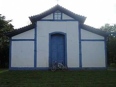 IGREJA EM MIRAPORANGA, FOTO POR GRUPO TRILHEIRO. - MIRAPORANGA - MG