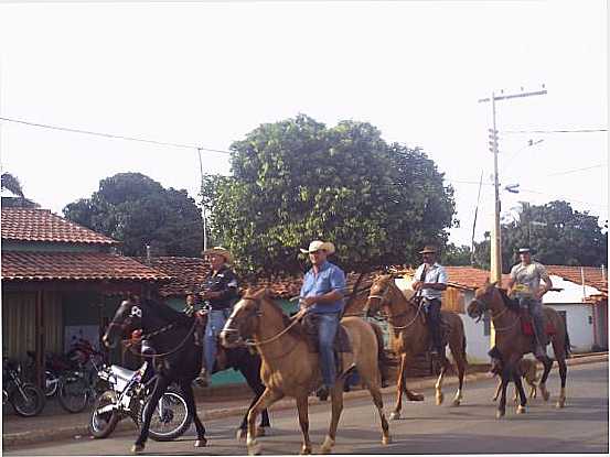 CAVALADA DO RODEIO, POR MONALIZA - MOCAMBINHO - MG