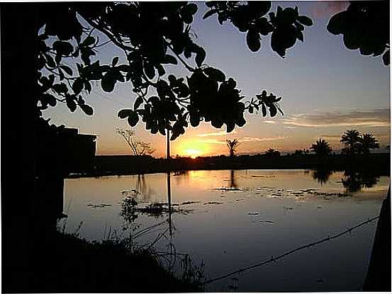 LAGOA NA FAZENDA SO JORGE EM ALCOBAA-FOTO:RINALDO MARTINS - ALCOBAA - BA