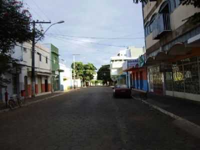 RUA CAETS EM MOEMA, POR ROBERTO ASSUNO - MOEMA - MG