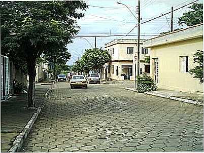 RUA CARIJS-FOTO:CADCUNHA - MOEMA - MG