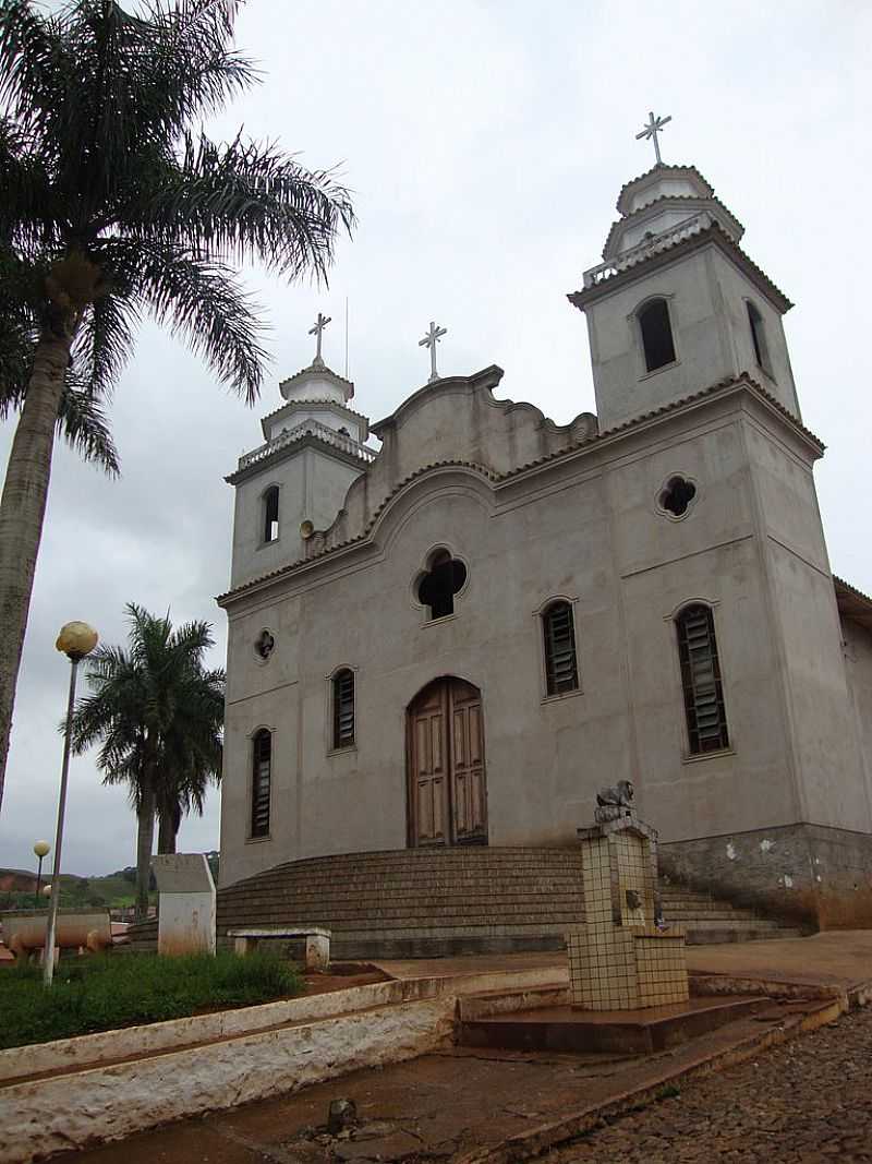 IGREJA MATRIZ DE MONSENHOR ISIDRO      PHOTO POR PAULOMARCIO     - MONSENHOR ISIDRO - MG