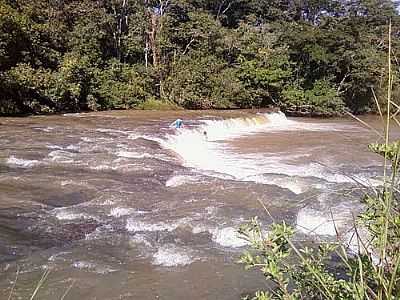 CACHOEIRA DA SANGRA - RIO BABILONIA FOTO
POR GUSTAVO ENRICK  - MONTE ALEGRE DE MINAS - MG