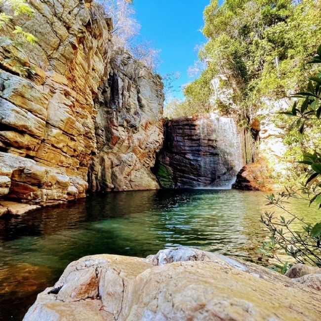 POO ENCANTADO, NO PARQUE ESTADUAL CAMINHOS DOS GERAIS - POR WANDERLEY - MONTE AZUL - MG