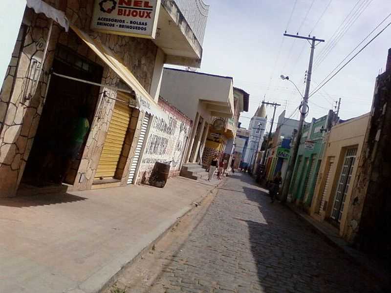 MONTE AZUL-MG-RUA CENTRAL-FOTO:RMULO HENOK - MONTE AZUL - MG