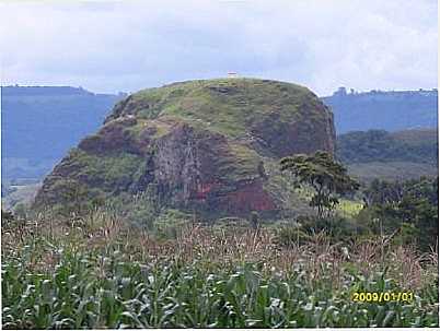 MORRO DOIS IRMOS, POR GISELE MENEGASSE ,CAMPINAS - MONTE SANTO DE MINAS - MG