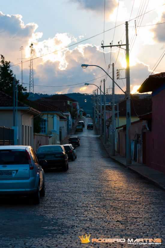 RUAS, POR ROGERIO MARTINS - MONTE SANTO DE MINAS - MG