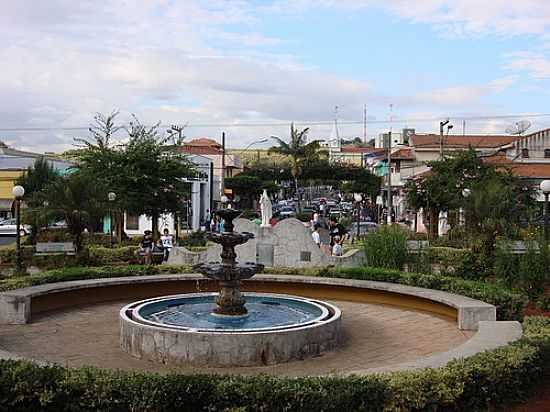 PRAA NO CENTRO DE MONTE SIO-FOTO:JOHN LIMA - MONTE SIO - MG