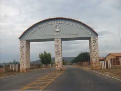 ENTRADA DA CIDADE, POR JSSICA AMORIM - MONTEZUMA - MG