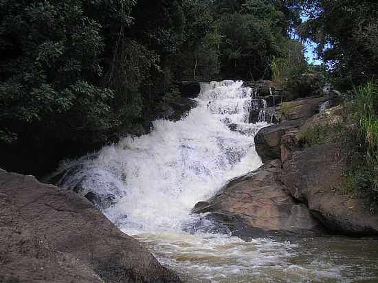 MUNHOZ-MG-CACHOEIRA DOS FELIPES-FOTO:WWW.MUNHOZMG.COM.BR - MUNHOZ - MG