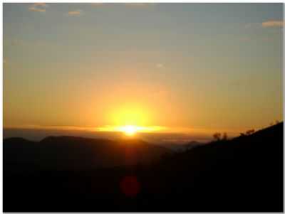 PEDRA DO FACO, POR KARONE MARLLUS - MUTUM - MG