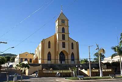 IGREJA MATRIZ-POR ELPDIO J ANDRADE - MUTUM - MG